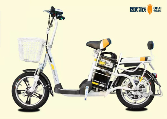 Vélo électrique broyé du noir avec le panier, vélo électrique de scooter pour des adultes
