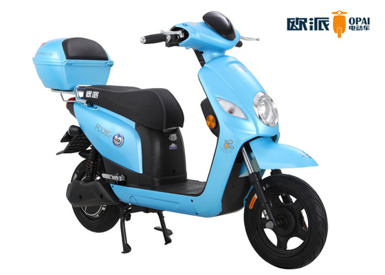 Scooter électrique de filles bleues, motocyclette électrique de filles puissantes